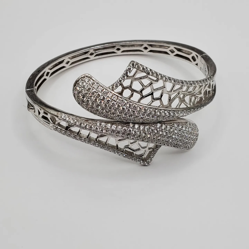 Yagi Silver Bracelet with Swarovski stones